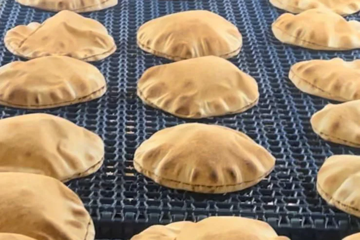 Lauda: Fladenbrot frisch aus der Backstube