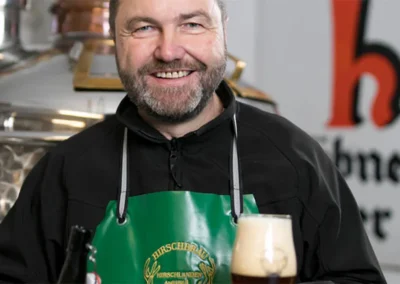 „Hirschbräu“: Wie aus einer Schnapsidee eine Biermarke wurde